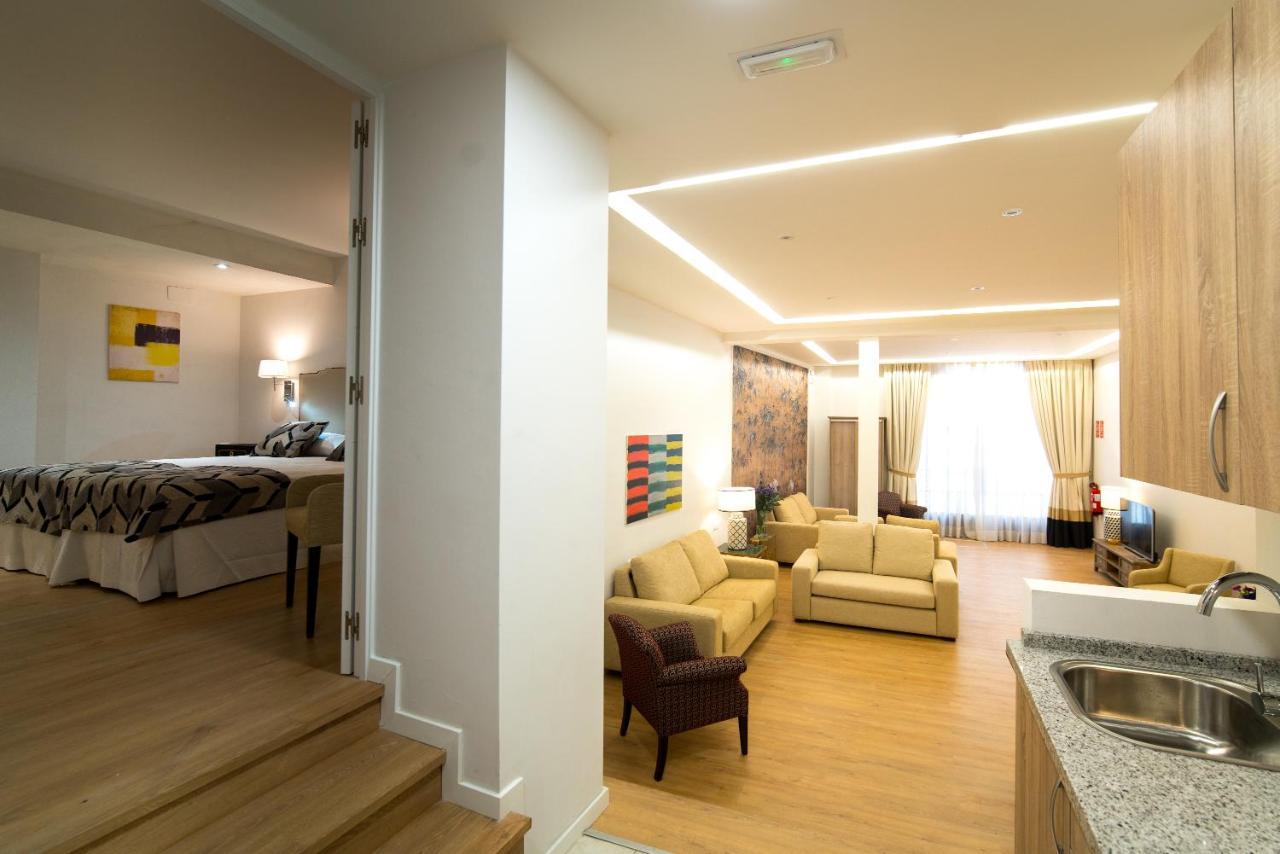 Arco Macarena Lofts Aparthotel Sevilla Exteriör bild